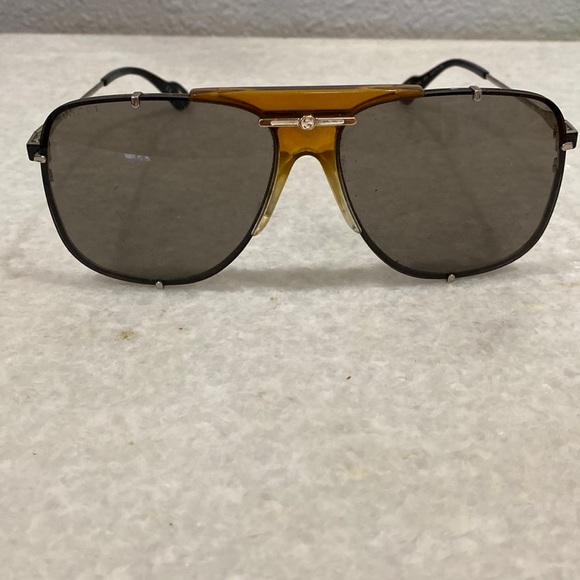 Gucci lightly used sunglasses - Picture 1 of 4